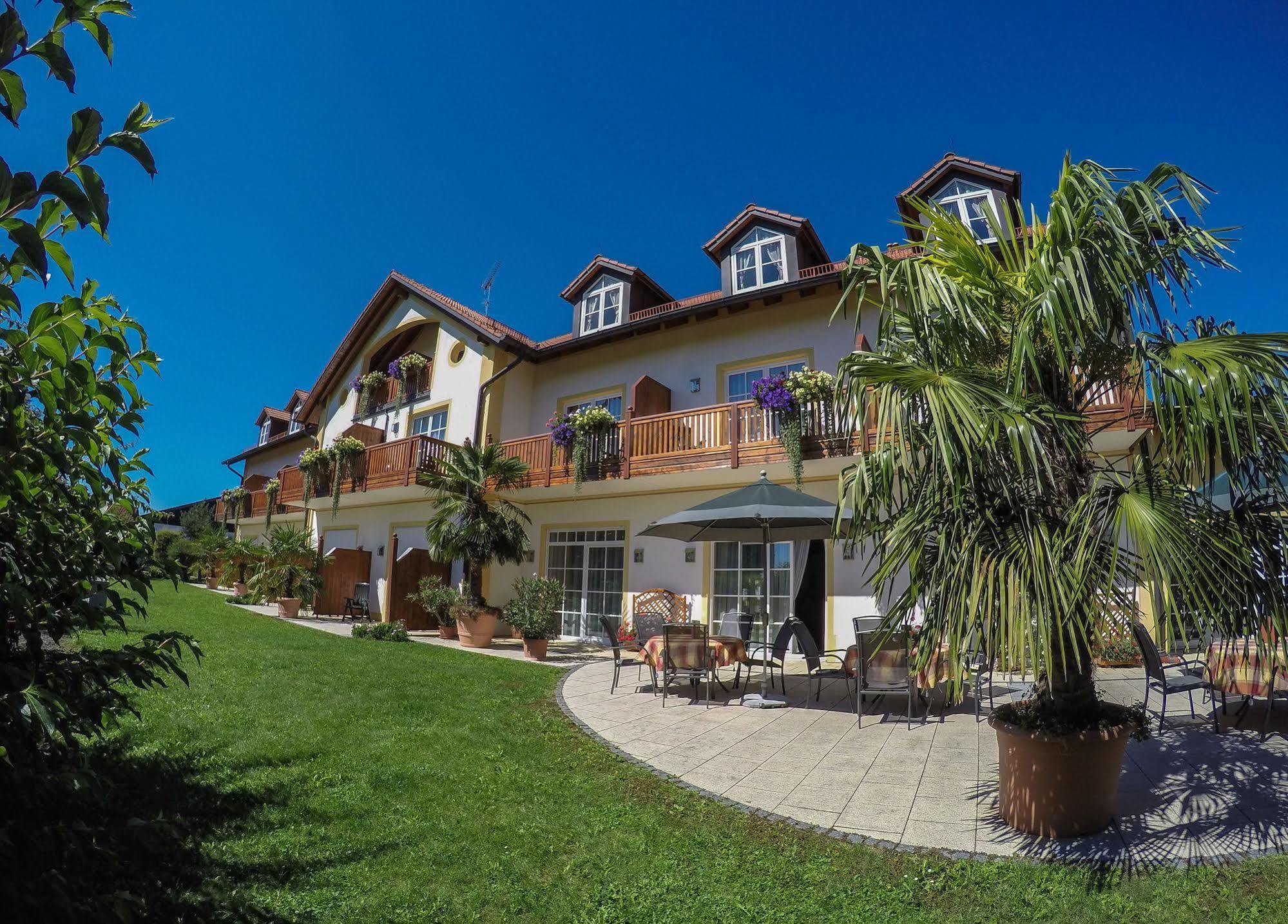 Glasl'S Landhotel Zorneding Exterior photo